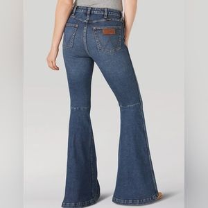 Wrangler Ladies Flare Jeans - 28 x 32